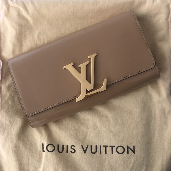 Louis Vuitton Handbags - Louis vuitton clutch